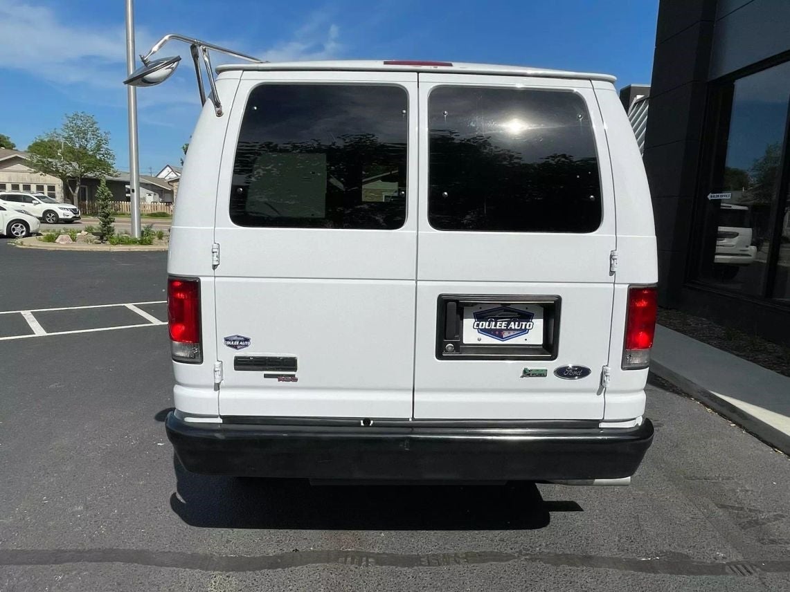 2014 Ford E350 Super Duty Cargo Van 3D
